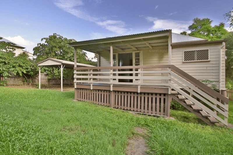 22 Glossop Street, BRASSALL, QLD 4305