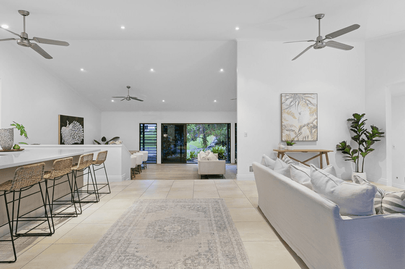 3 Comic Court, MUDGEERABA, QLD 4213