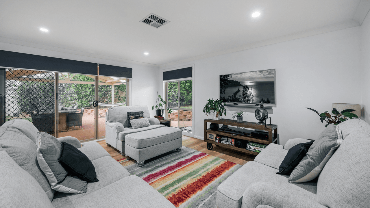 5 Dorrington Place, GLENMORE PARK, NSW 2745