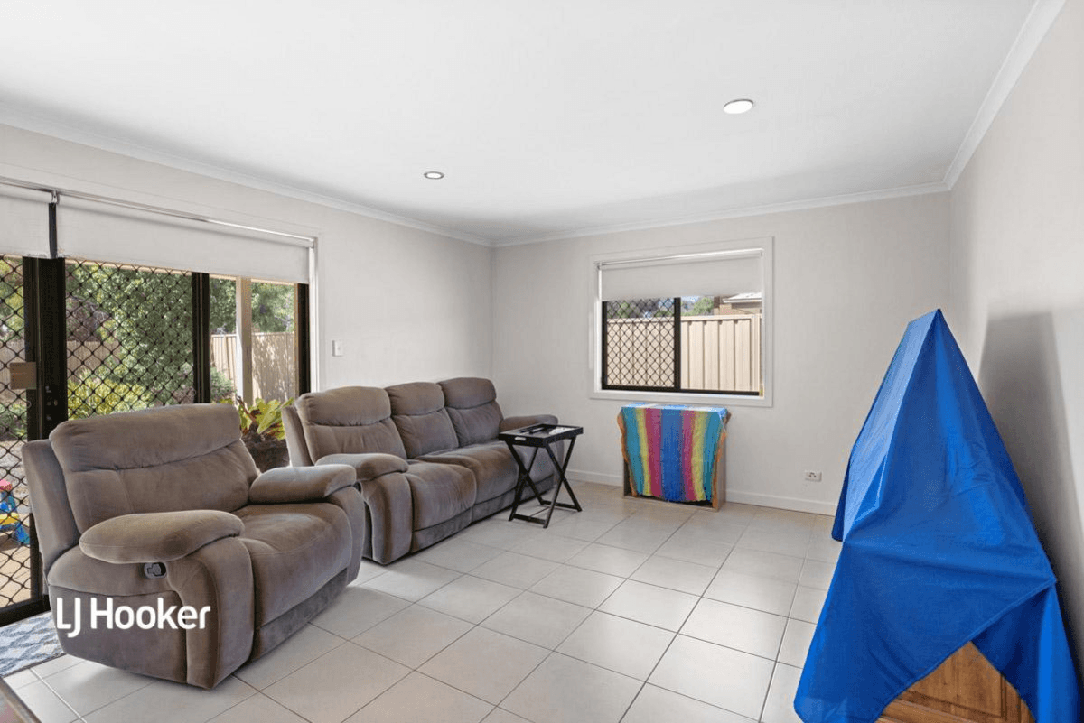 30 Tudor Crescent, SMITHFIELD PLAINS, SA 5114