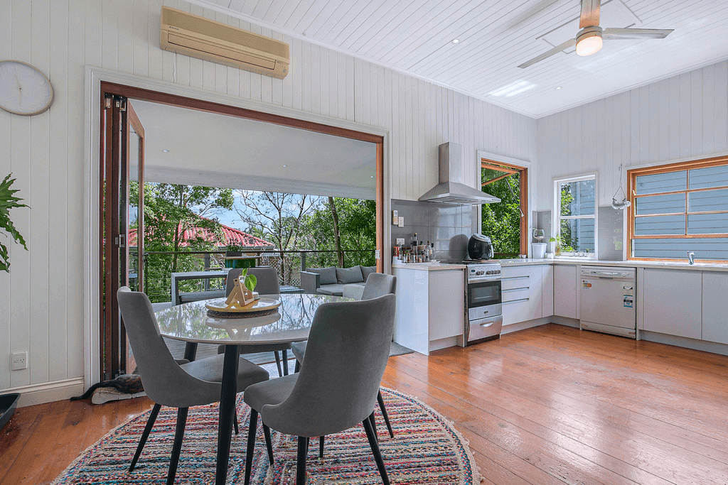 126 Richmond Road, MORNINGSIDE, QLD 4170