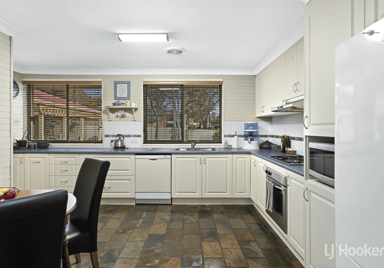 6 York Street, TAHMOOR, NSW 2573