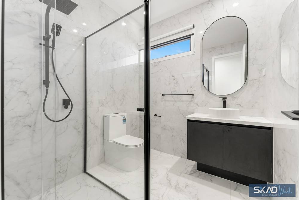 18 Ravenscraig Drive, STRATHTULLOH, VIC 3338