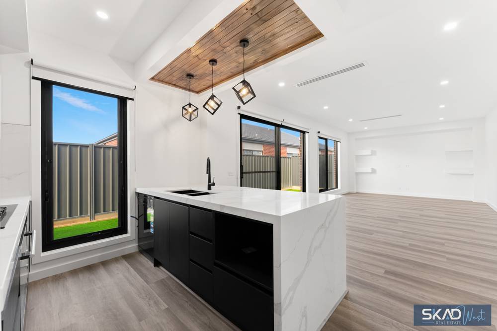 18 Ravenscraig Drive, STRATHTULLOH, VIC 3338