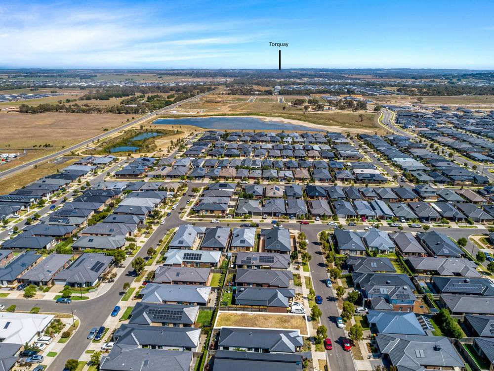 11 Aaron Street, ARMSTRONG CREEK, VIC 3217