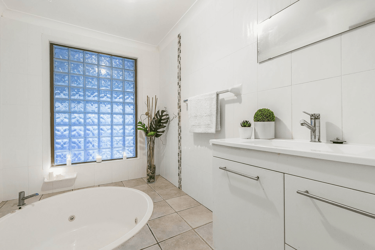 6 Brushbox Close, WAUCHOPE, NSW 2446