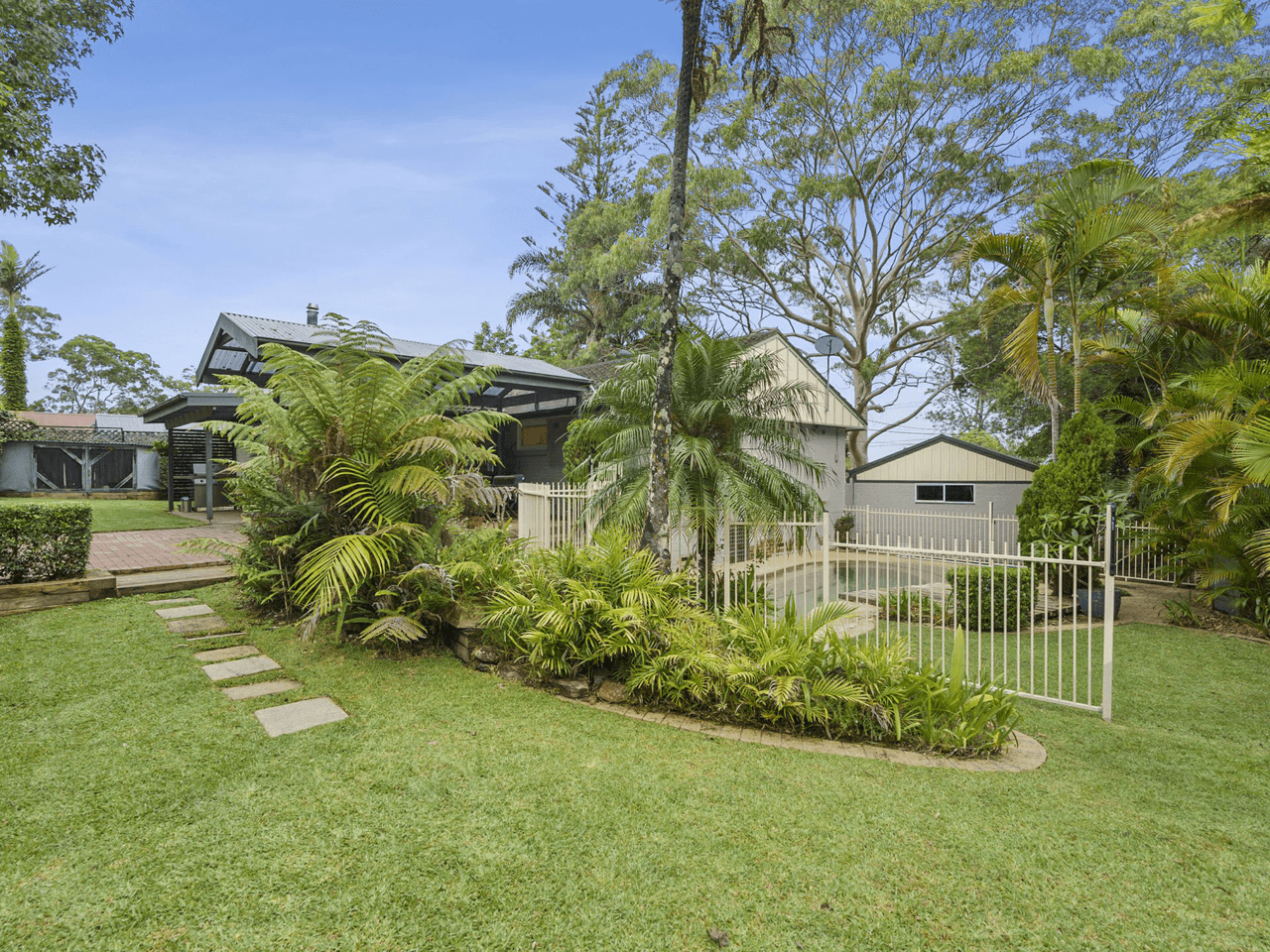 8 Springvale Avenue, FRENCHS FOREST, NSW 2086