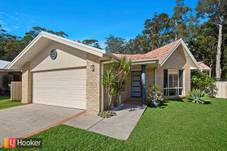 11 Julie Ann Court, HYLAND PARK, NSW 2448