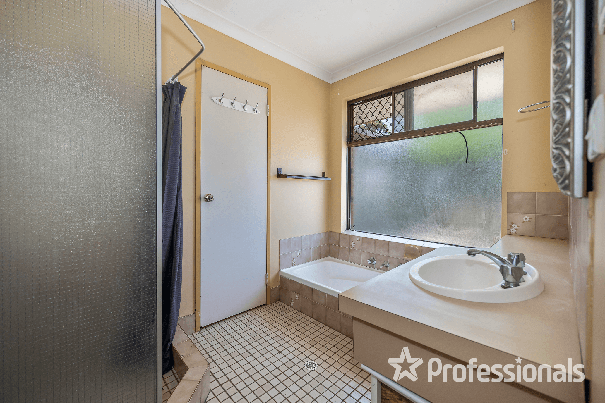 43 Glenbrook Drive, BALLAJURA, WA 6066