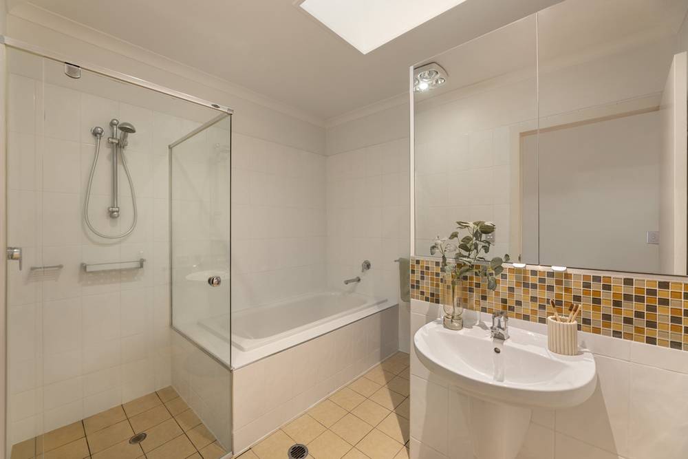 51 Park Street, Coorparoo, QLD 4151