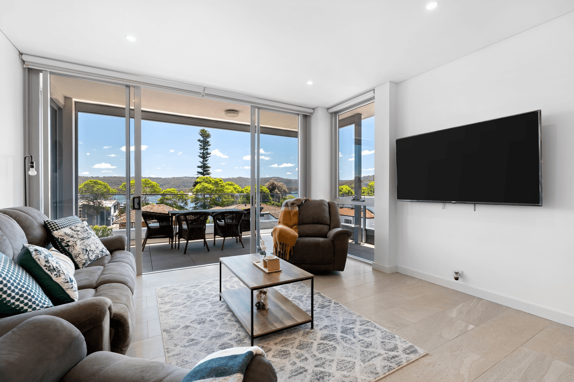 201/7 Lynn Avenue, Point Frederick, NSW 2250