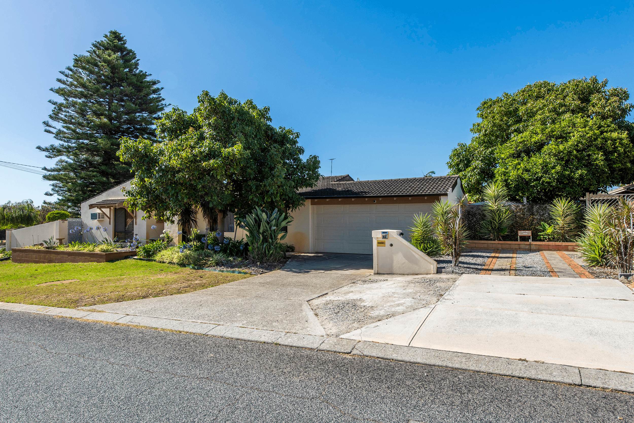 43 Warruga Way, WANNEROO, WA 6065