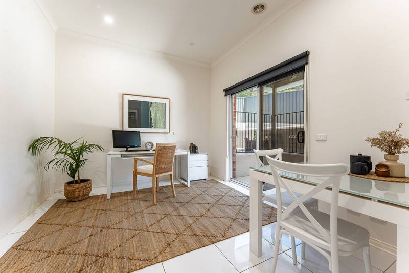 2A Lakewood Drive, Kennington, VIC 3550