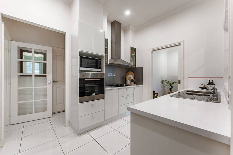 2A Lakewood Drive, Kennington, VIC 3550