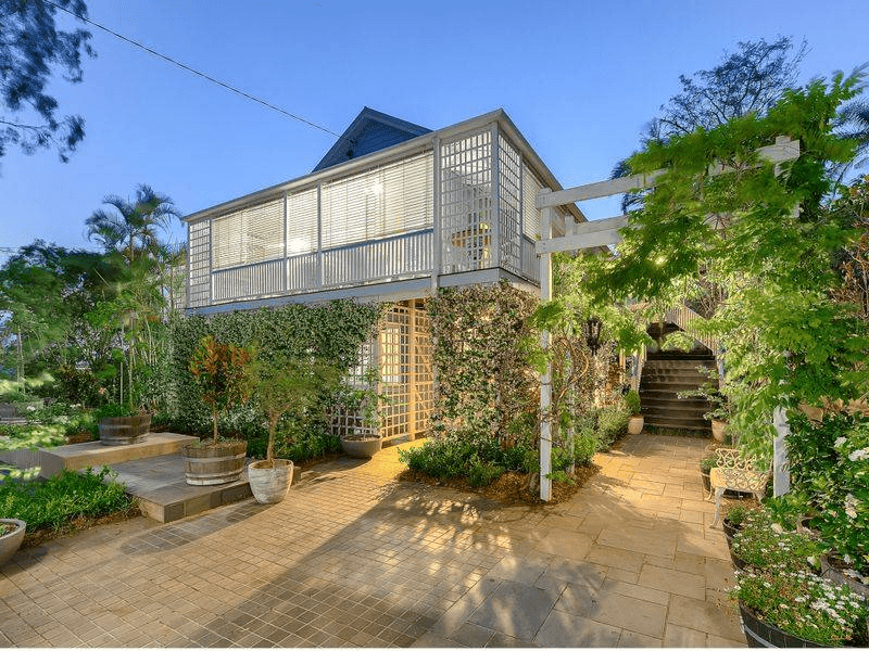 19 Rosebery Street, HIGHGATE HILL, QLD 4101