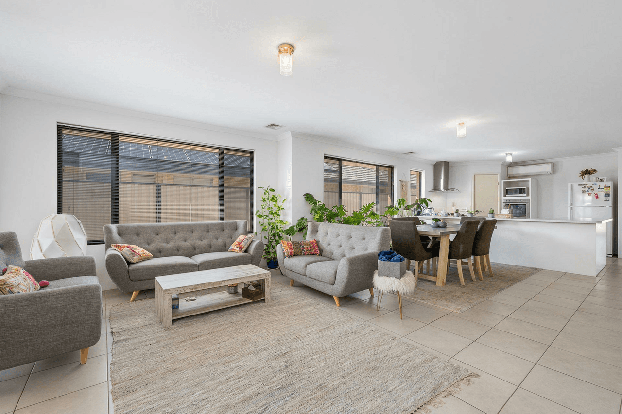 14 Teocote Crescent, AUBIN GROVE, WA 6164