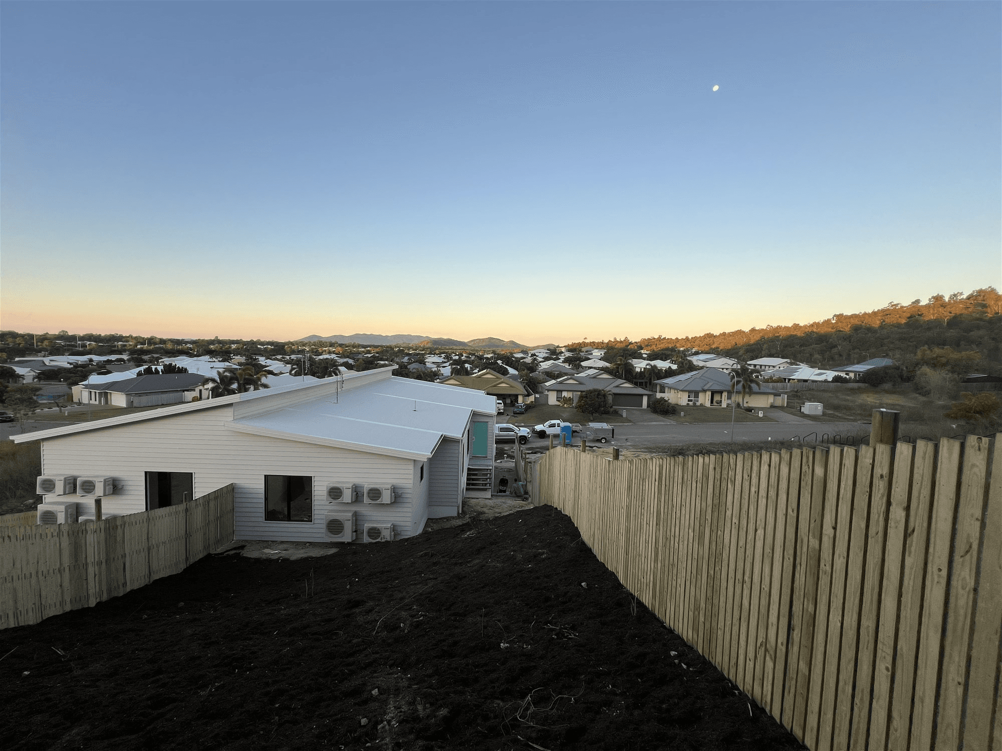 74 HILLOCK CRESCENT, BUSHLAND BEACH, QLD 4818