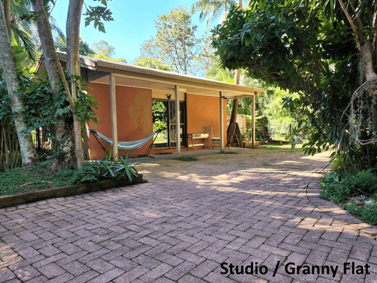 18 Veronica Drive, TALLAI, QLD 4213