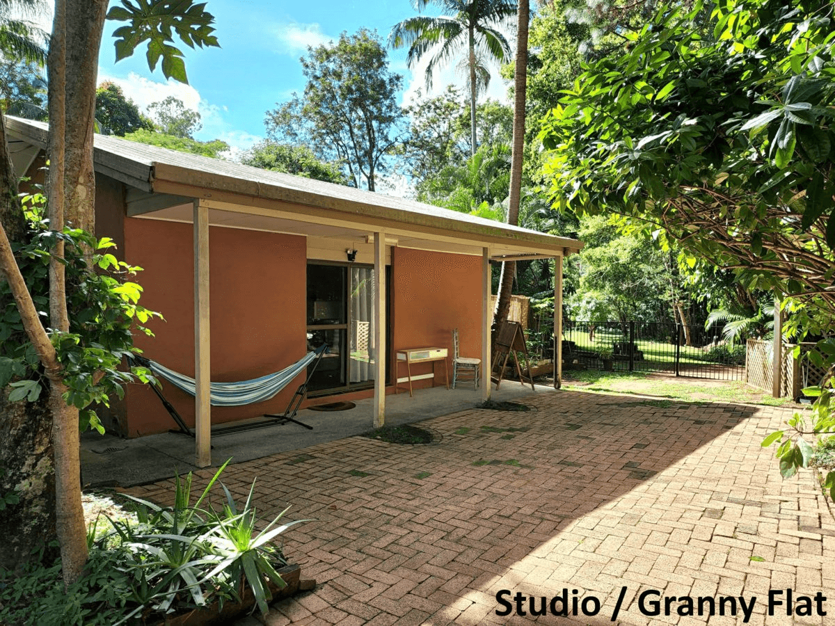 18 Veronica Drive, TALLAI, QLD 4213