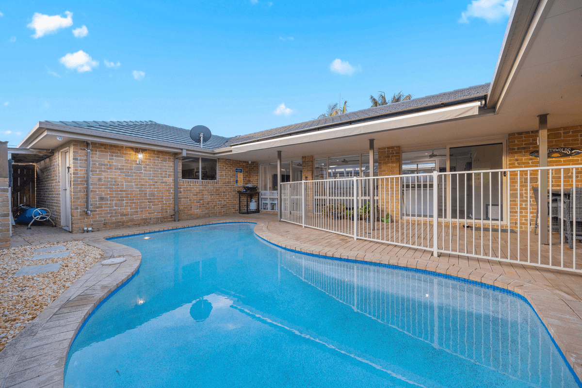 4 Boomerang Street, Lake Cathie, NSW 2445