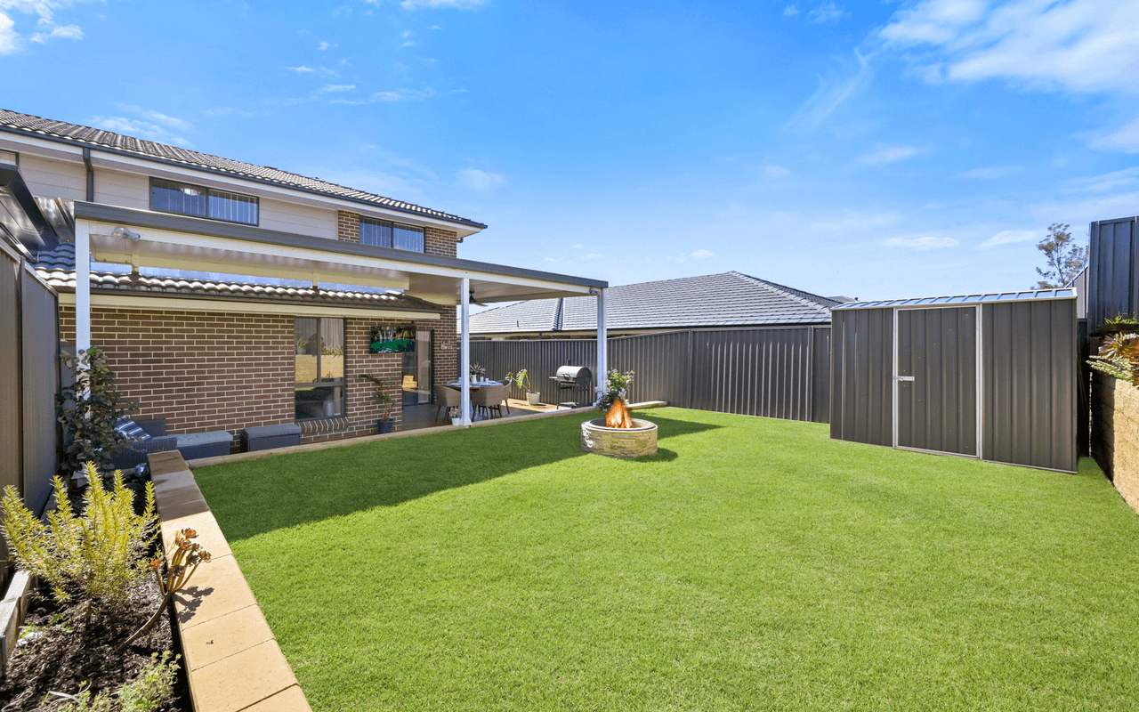 8B Tess Circuit, ORAN PARK, NSW 2570