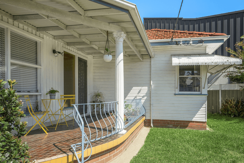 2B The Avenue, Maryville, NSW 2293