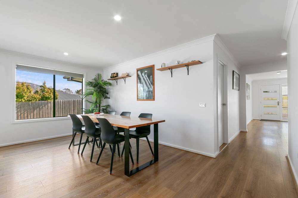 36 Campbell Grove, LAKES ENTRANCE, VIC 3909