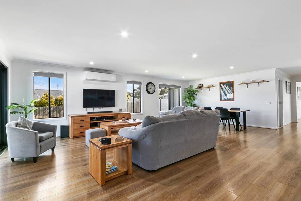 36 Campbell Grove, LAKES ENTRANCE, VIC 3909