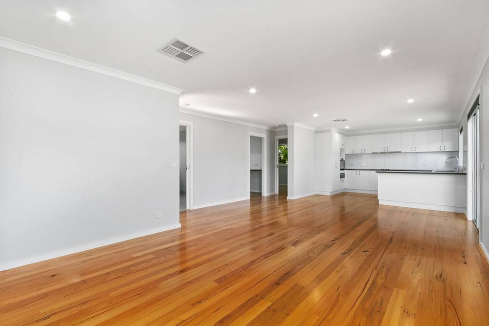 36 Campbell Grove, LAKES ENTRANCE, VIC 3909