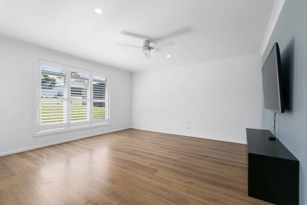 36 Campbell Grove, LAKES ENTRANCE, VIC 3909