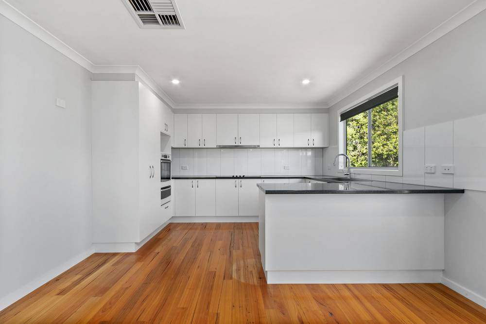 36 Campbell Grove, LAKES ENTRANCE, VIC 3909