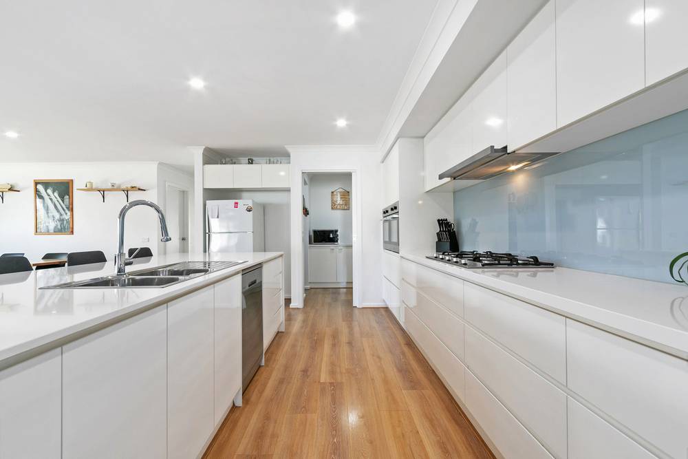 36 Campbell Grove, LAKES ENTRANCE, VIC 3909
