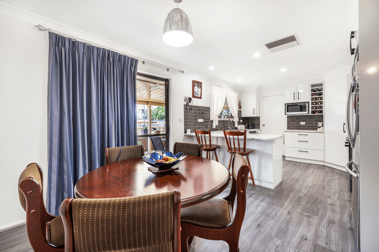 95 Lemon Gums Drive, TAMWORTH, NSW 2340