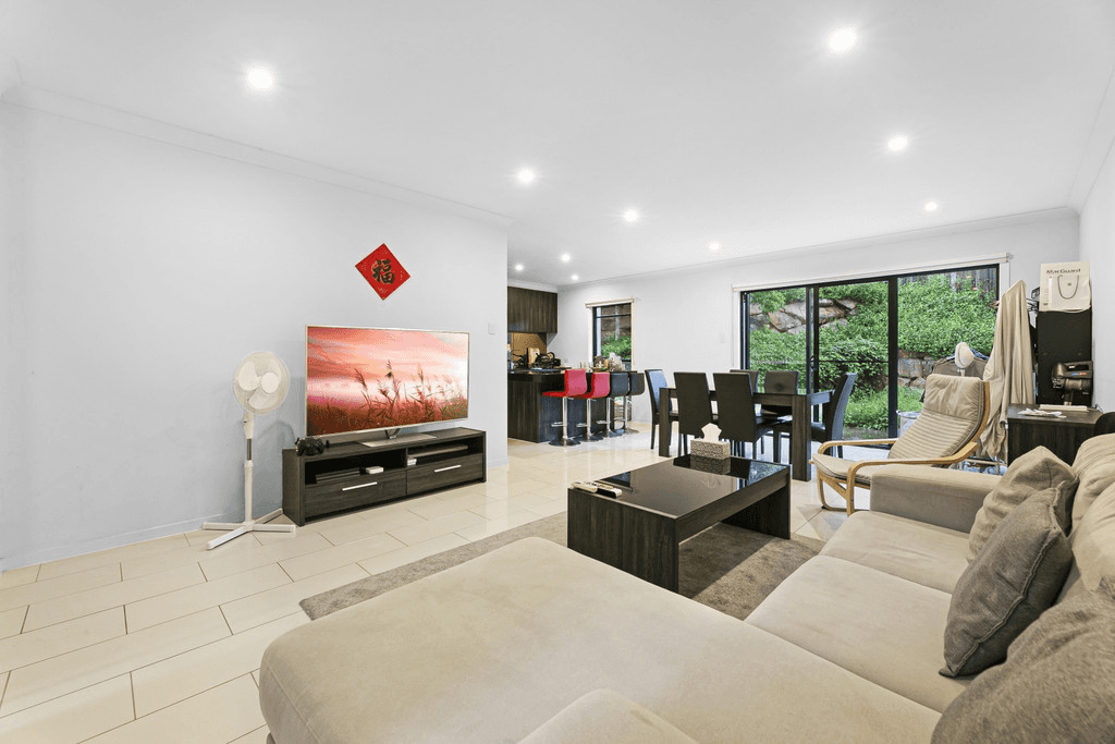 117 North Hill Drive, ROBINA, QLD 4226