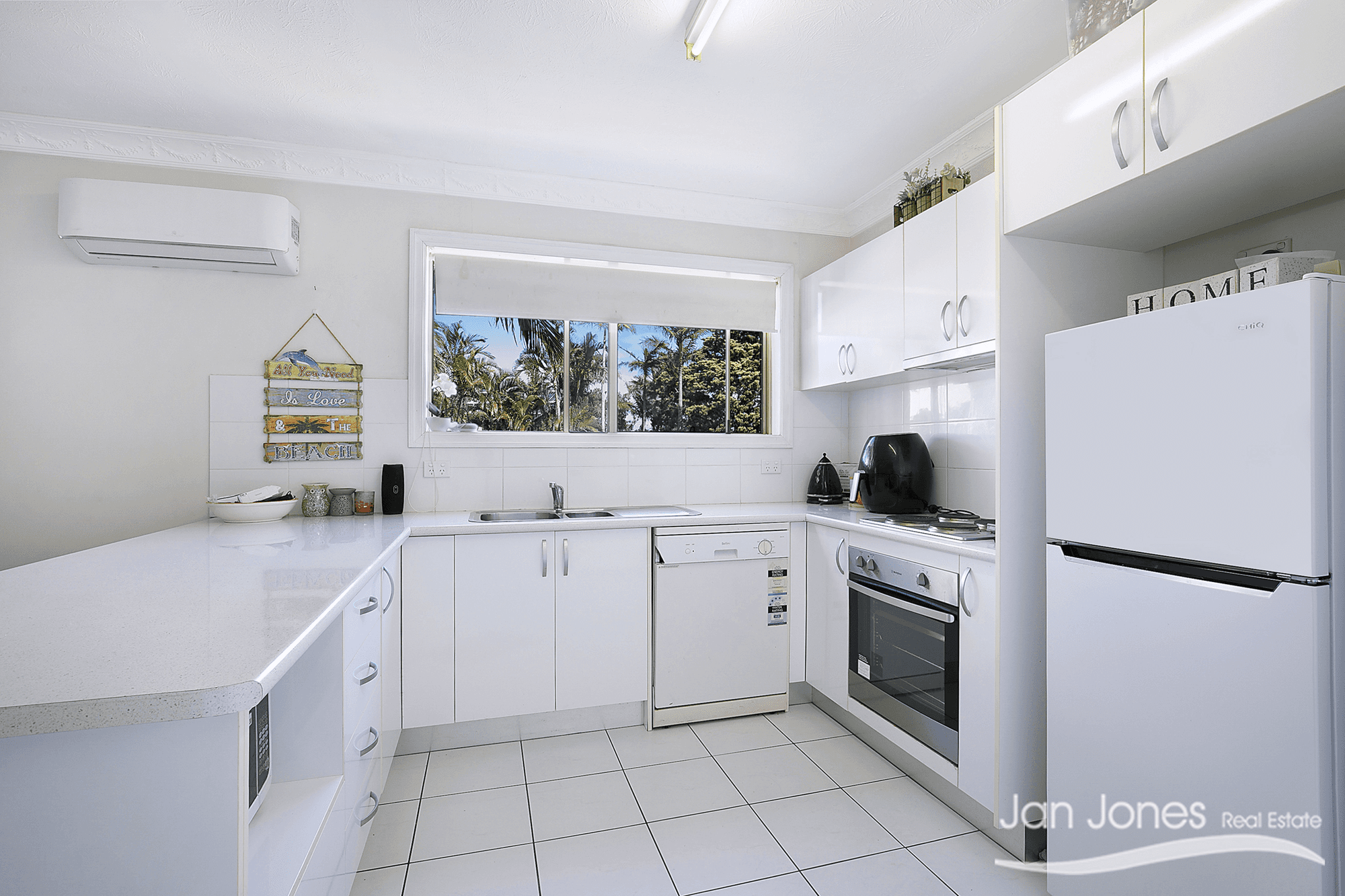 Unit 1/45 Marine Pde, Redcliffe, QLD 4020