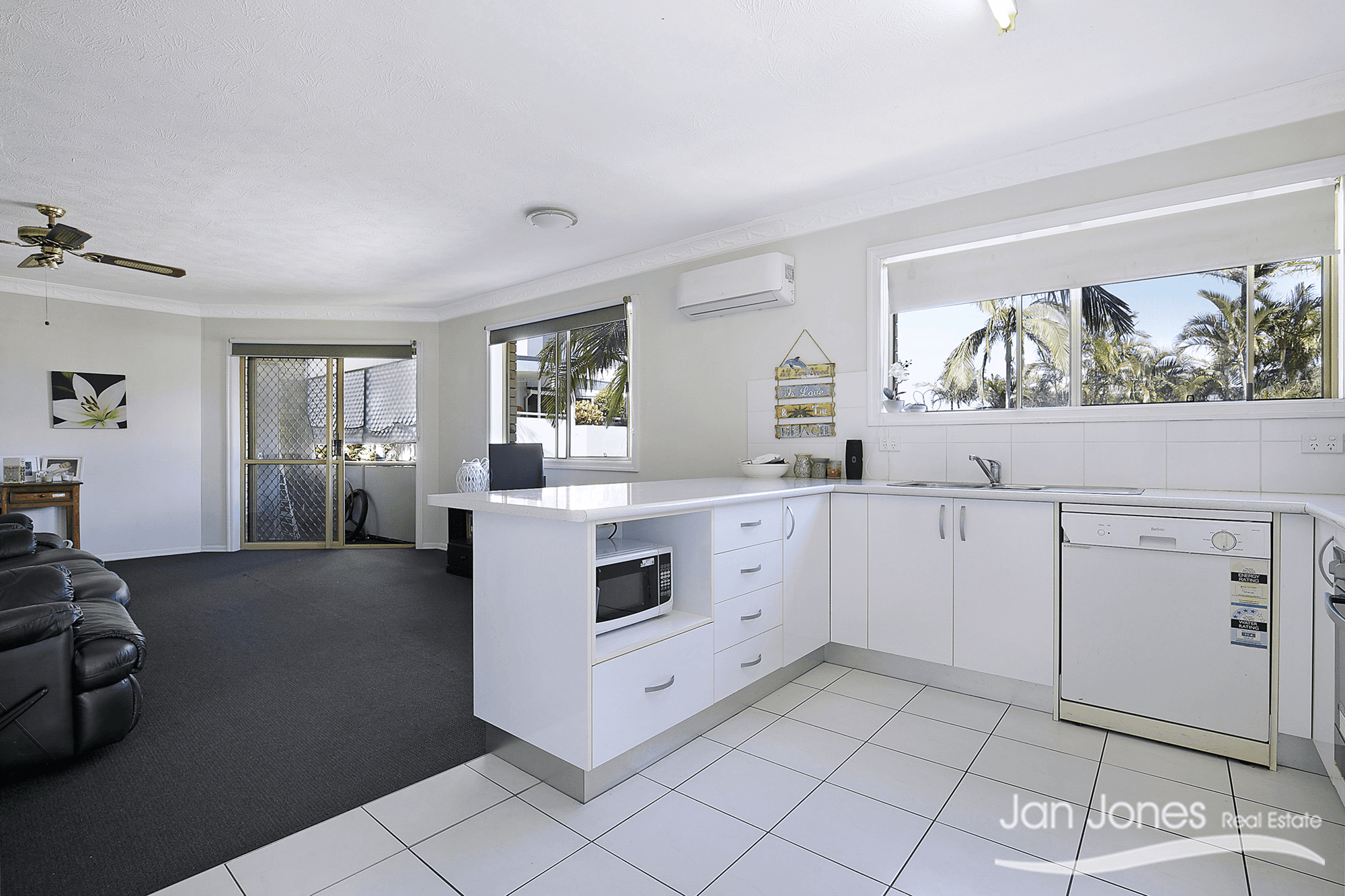 Unit 1/45 Marine Pde, Redcliffe, QLD 4020