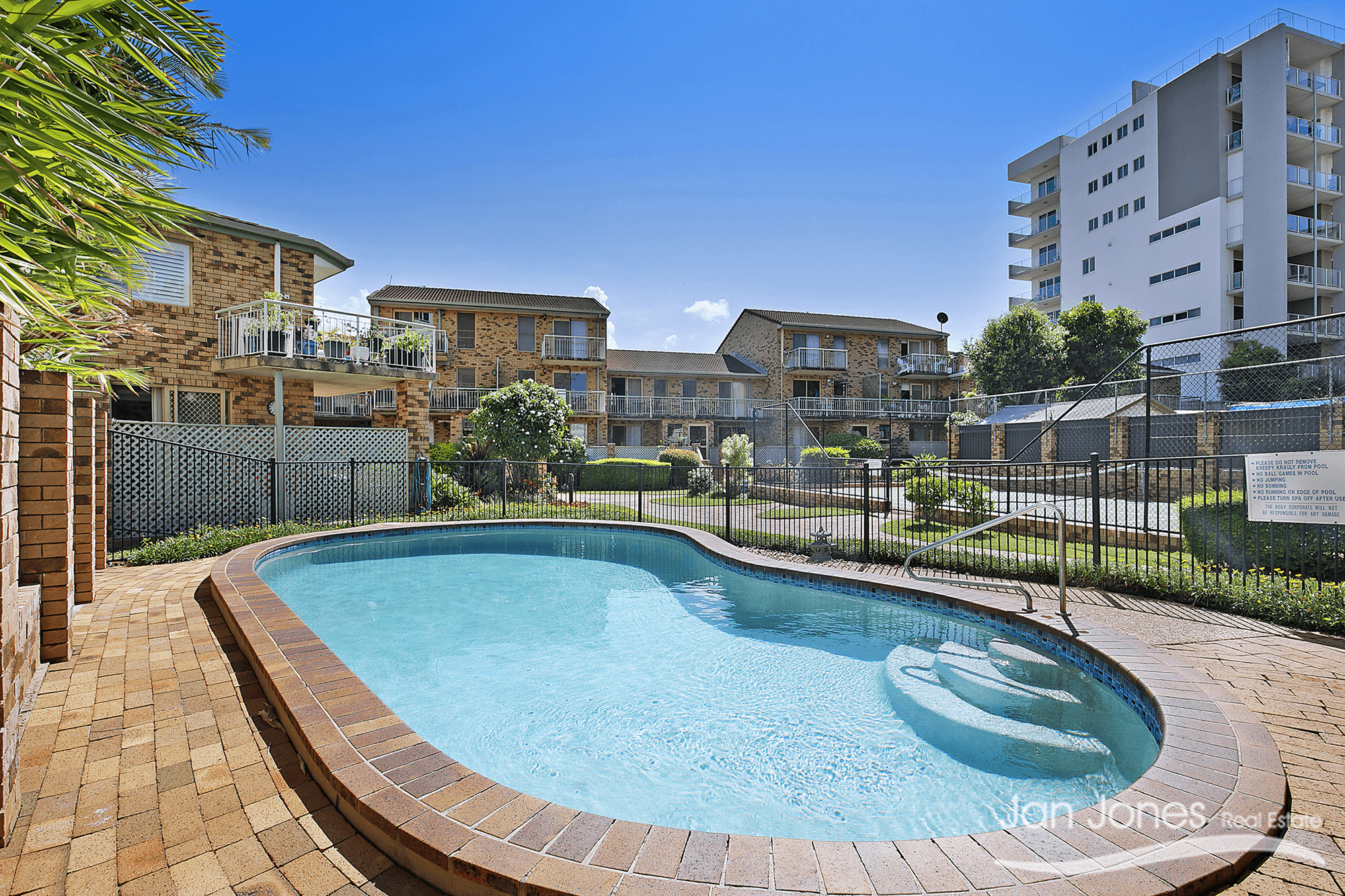 Unit 1/45 Marine Pde, Redcliffe, QLD 4020