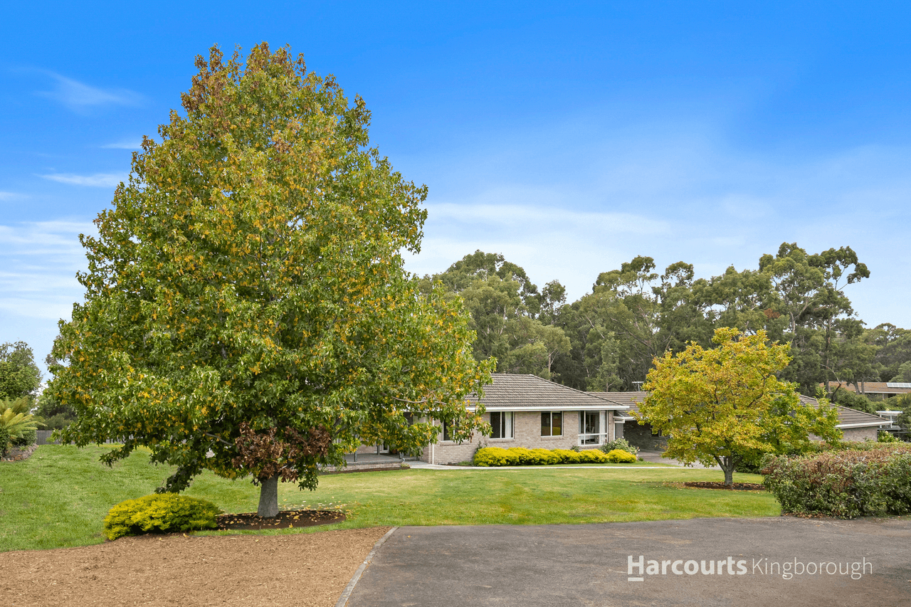 33 Burwood Drive, BLACKMANS BAY, TAS 7052