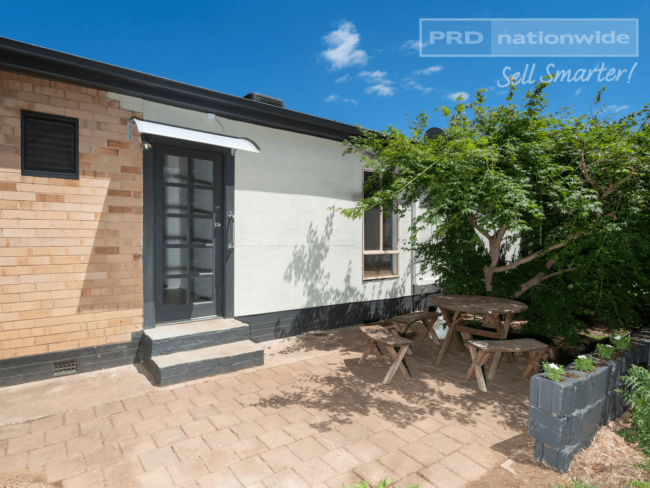 11 Karen Street, TOLLAND, NSW 2650