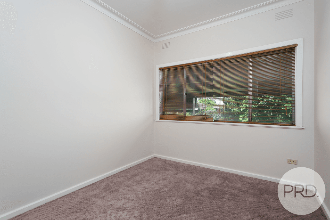 11 Karen Street, TOLLAND, NSW 2650