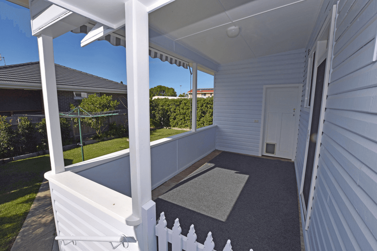 19 Lake Street, LAURIETON, NSW 2443