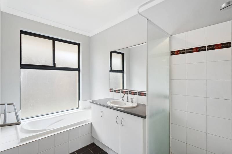 9 Riverland Drive, Ellenbrook, WA 6069