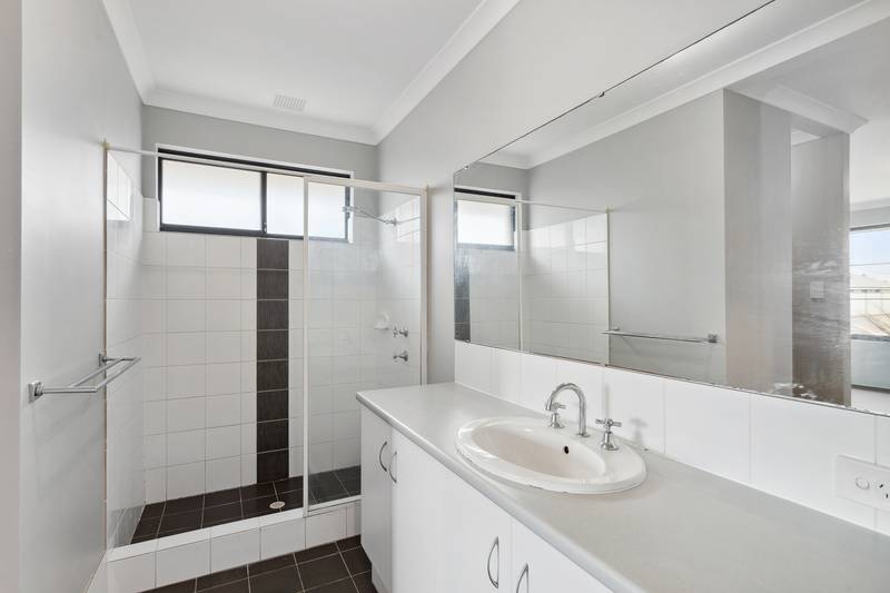 9 Riverland Drive, Ellenbrook, WA 6069