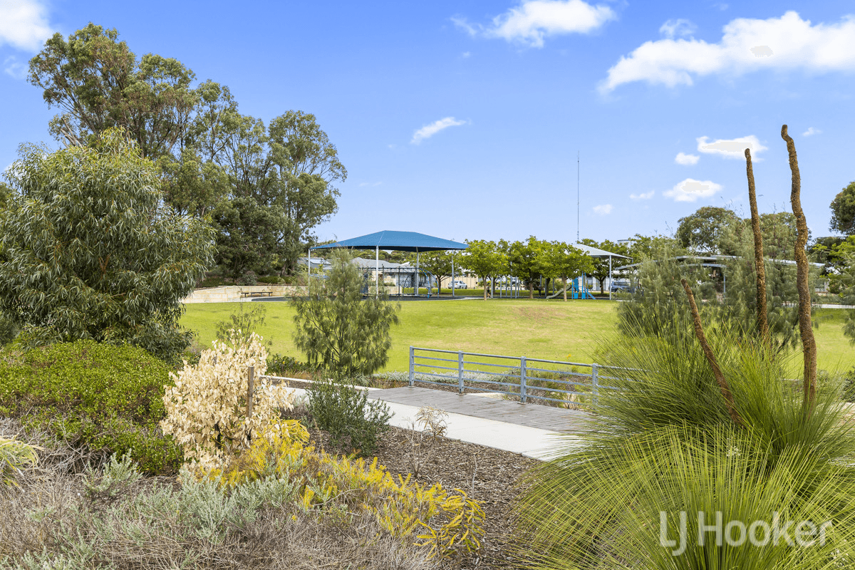 22 Nullarbor Avenue, YANCHEP, WA 6035