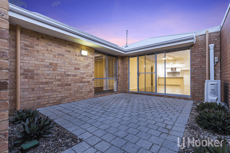 22 Nullarbor Avenue, YANCHEP, WA 6035