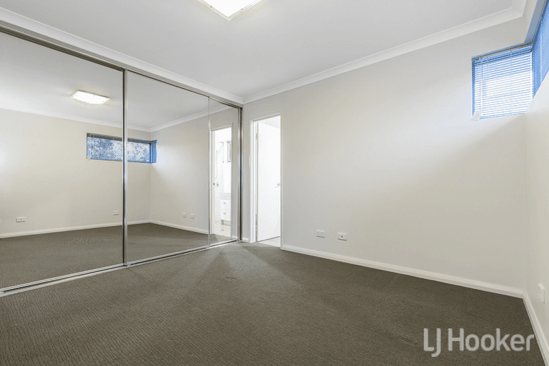 22 Nullarbor Avenue, YANCHEP, WA 6035