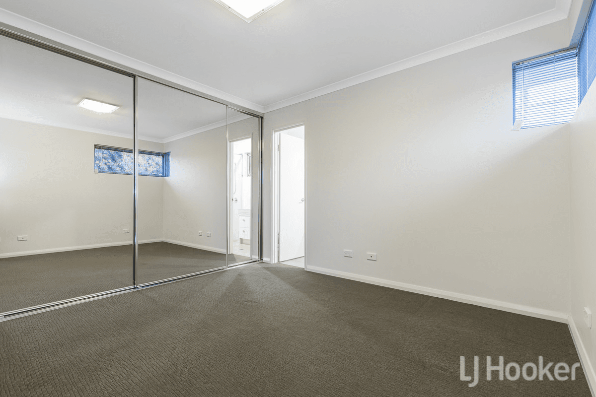 22 Nullarbor Avenue, YANCHEP, WA 6035