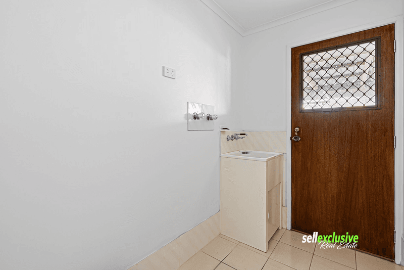 25 Gordon Crescent, Sandstone Point, QLD 4511