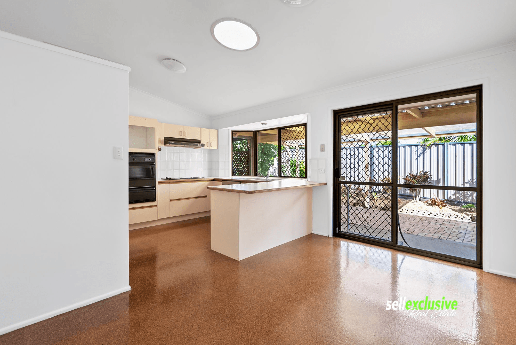 25 Gordon Crescent, Sandstone Point, QLD 4511