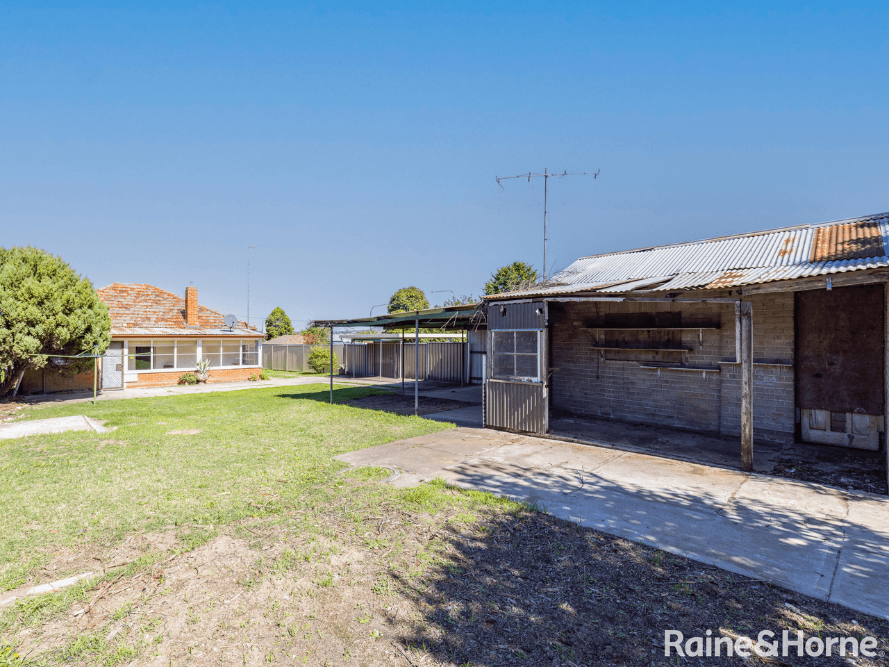 98 Sydney Road, KELSO, NSW 2795